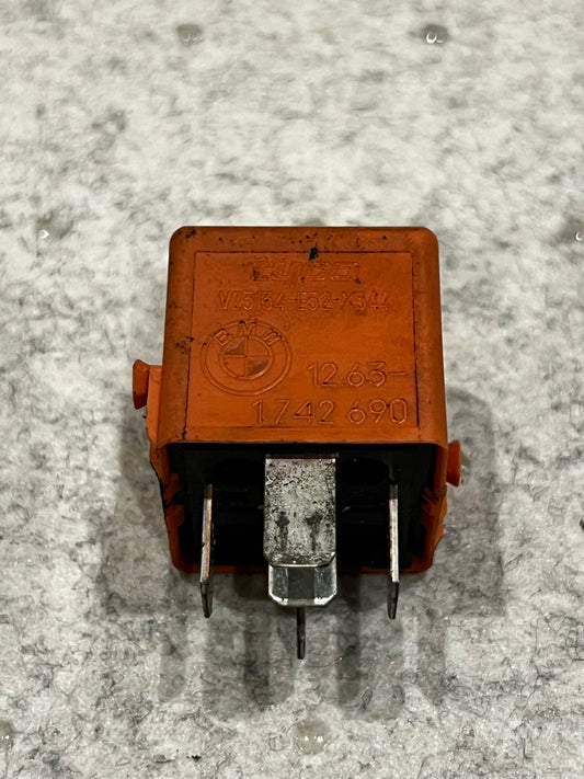 RR001 Relä (Salmon red) BMW Art:12631742690