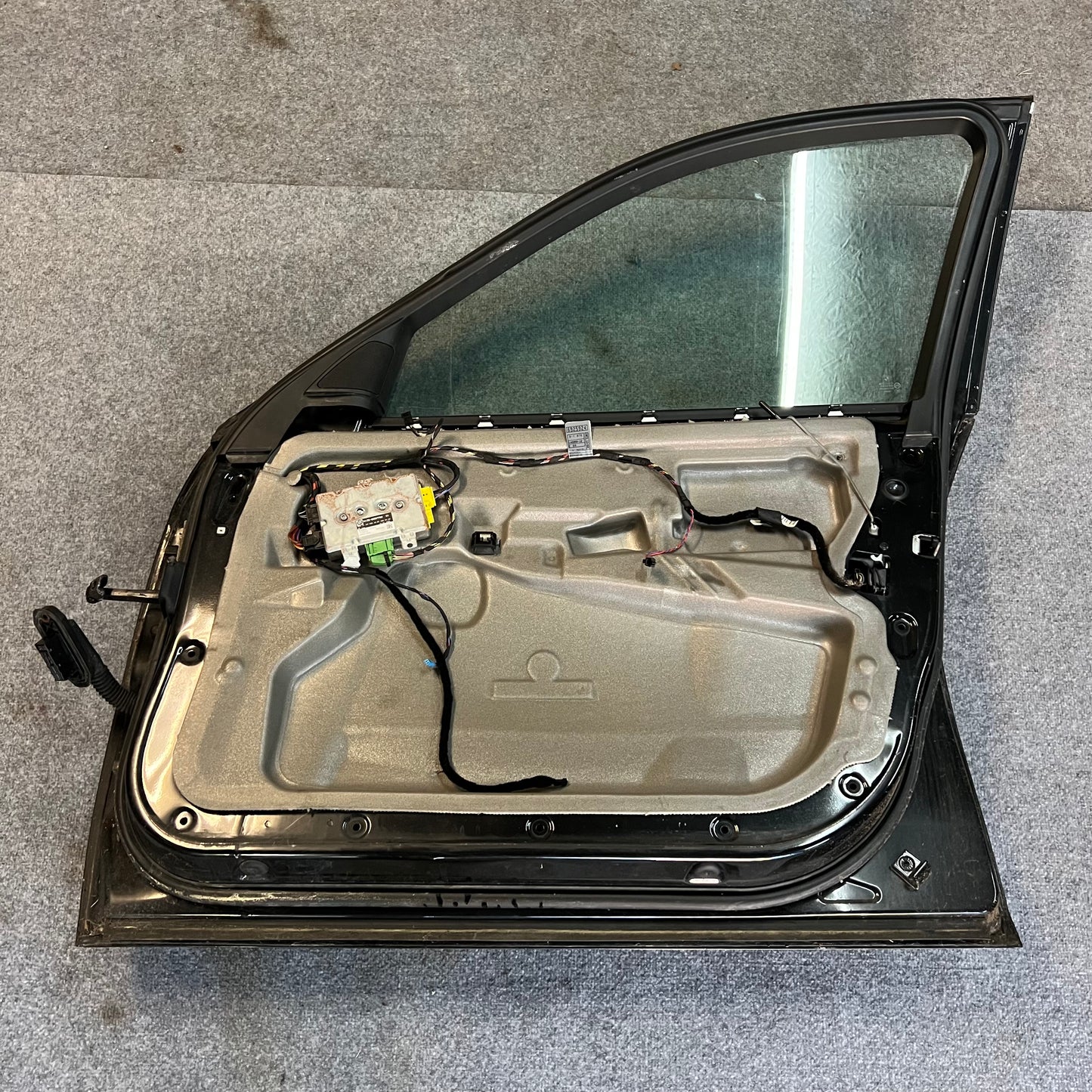 D0147 Dörr Höger Fram E60/E61 Färg: 475