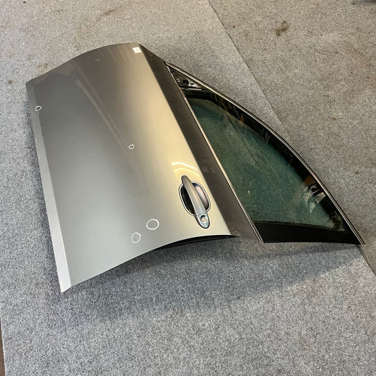 D0148 Dörr Vänster Fram E60/E61 Färg: A08