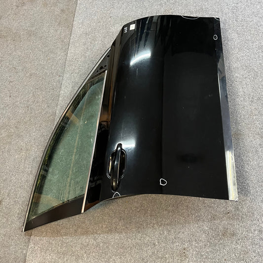 D0160 Dörr Höger Fram E60/E61 Färg: 668