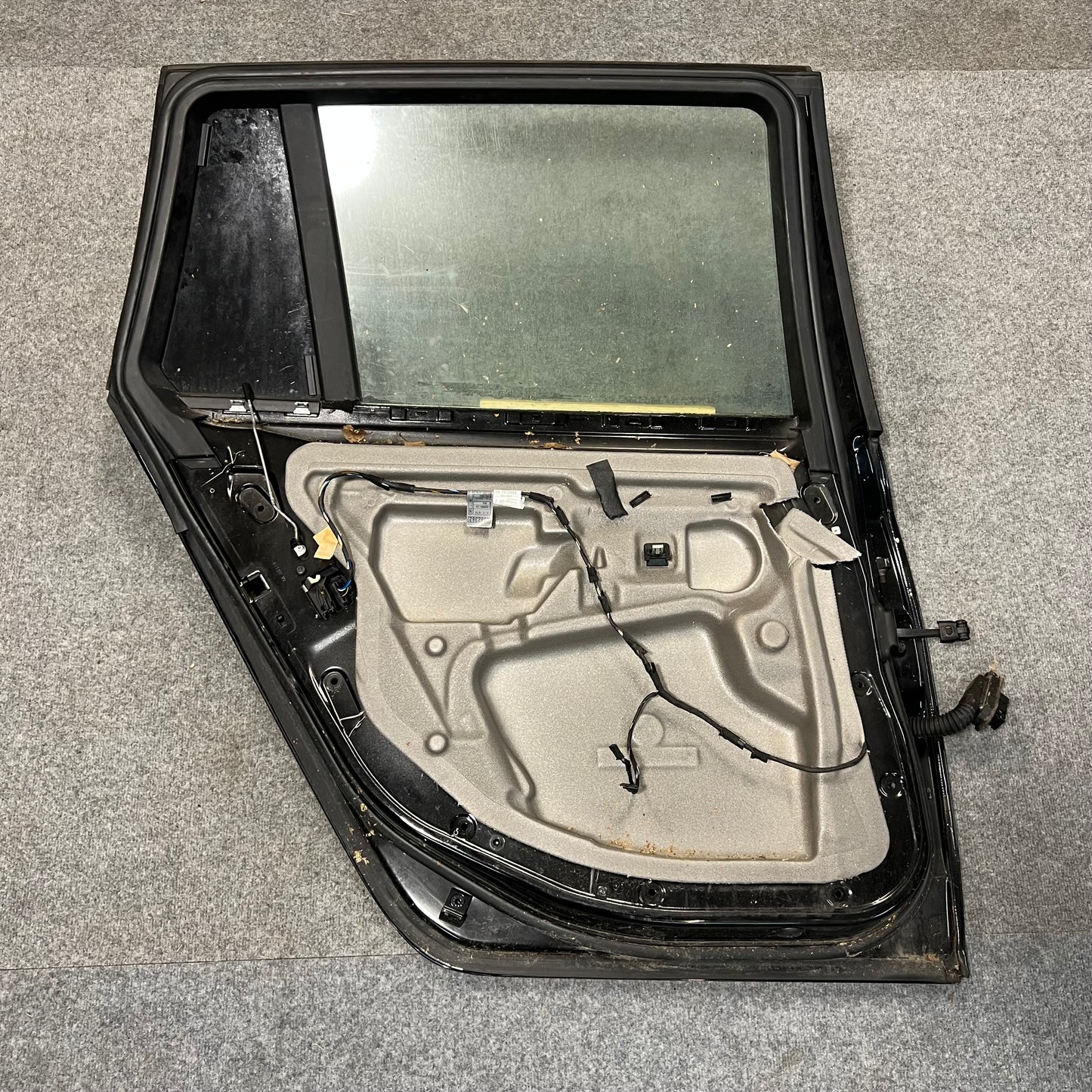 D0184 Dörr Vänster Bak E61 Färg: 475