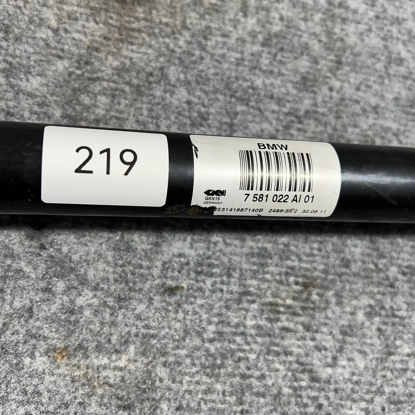 Drivaxel bak höger Bmw F10 / F11 520d/525d N47/N57 art: 7581022