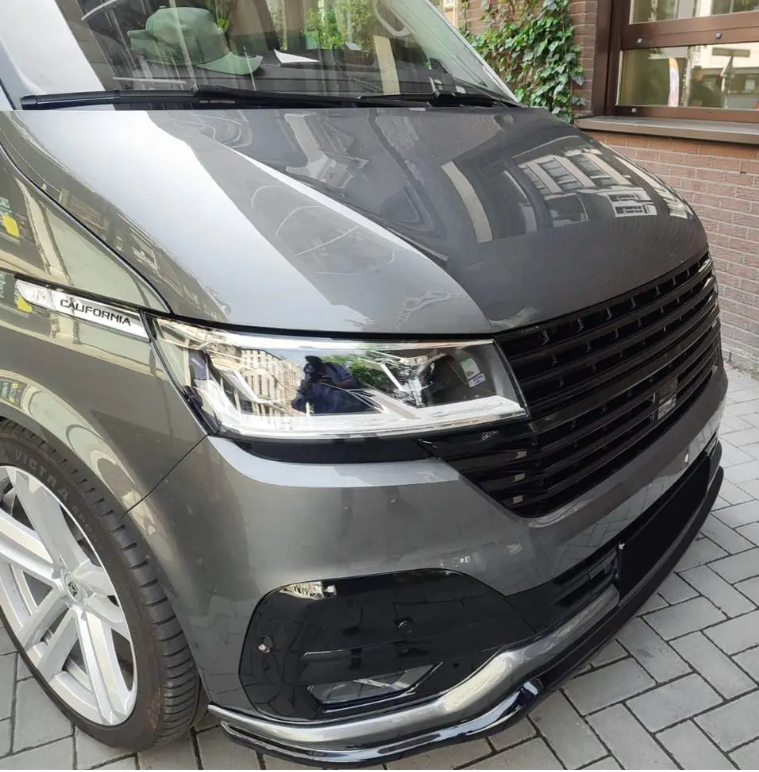 Badgeless Front Upper + Nedre Grill sats för VW T6.1 (19-24), blank svart