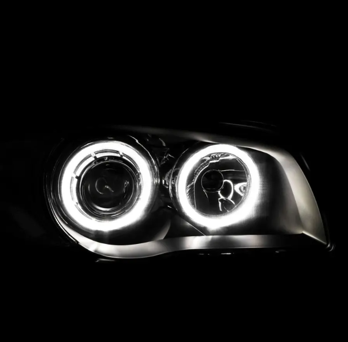 Strålkastare sats med vit angel eyes DEPO V2 för BMW E81 / E82 / E87 / E88 (04-11)
