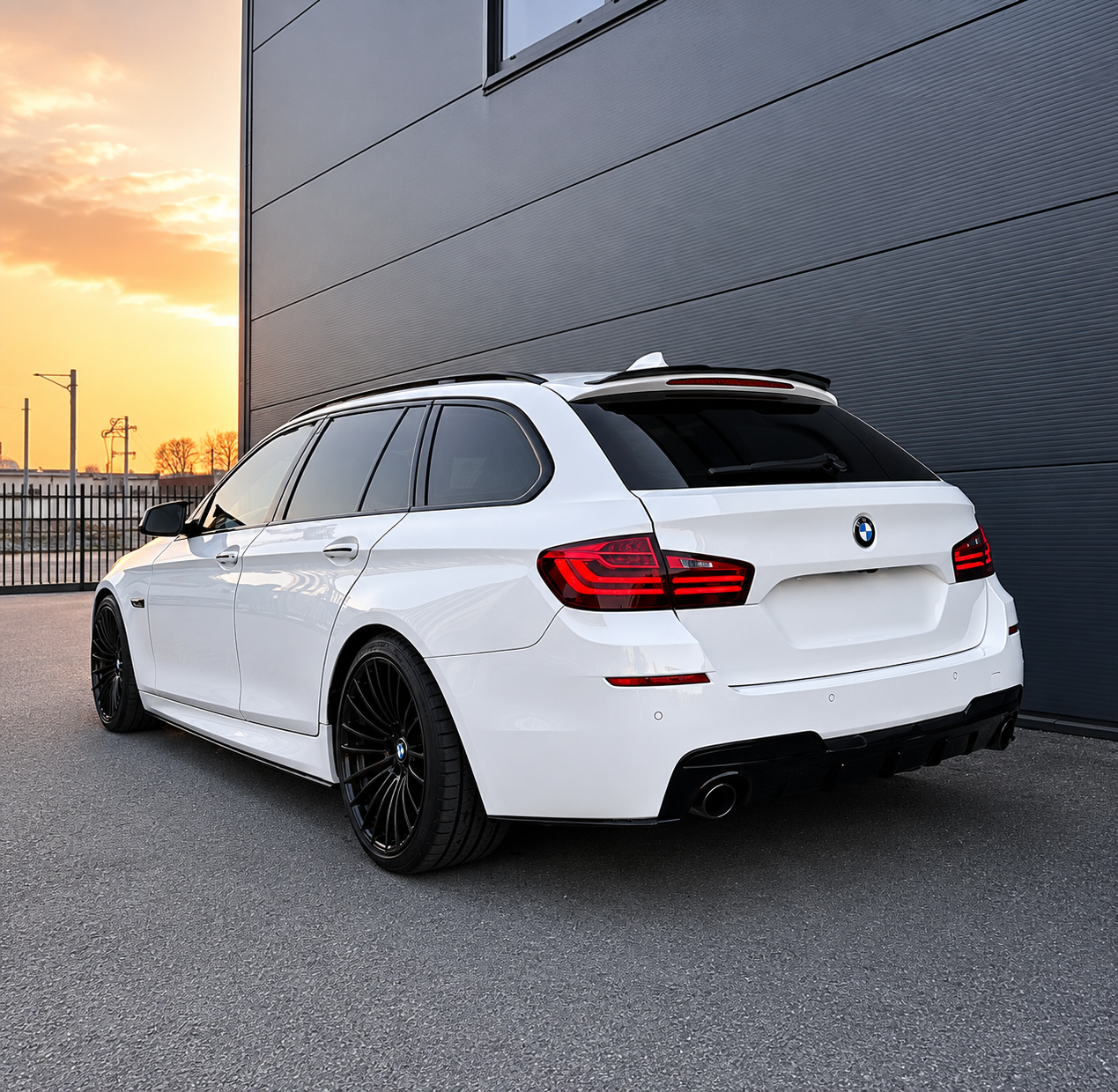 F10/F11 kit (518 / 520 / 525 / 530) M-Sport Blank svart (10-17)