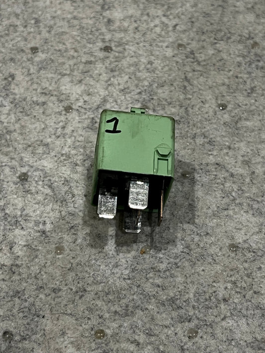 RG001 Relä (White green) BMW Art:6136837370001