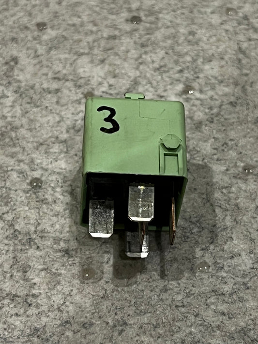 RG003 Relä (White green) BMW Art:6136837370001