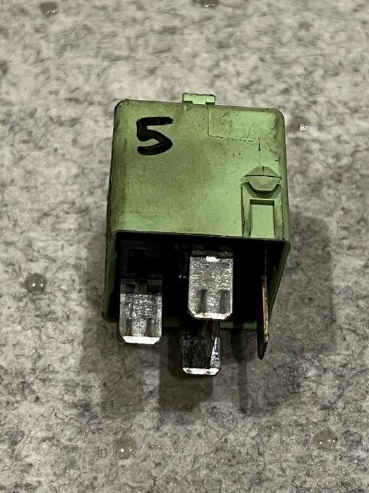 RG005 Relä (White green) BMW Art:6136837370001