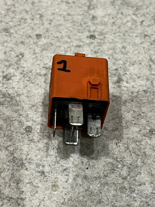 RR001 Relä (Salmon red) BMW Art:12631742690