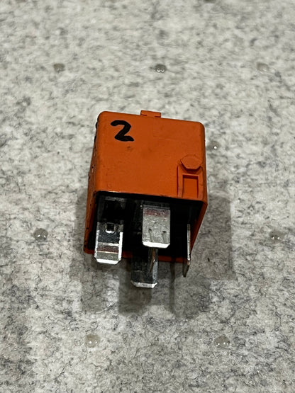 RR002 Relä (Salmon red) BMW Art:12631742690