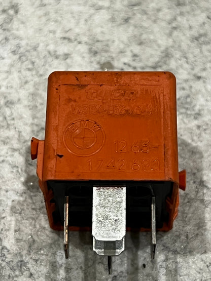 RR002 Relä (Salmon red) BMW Art:12631742690