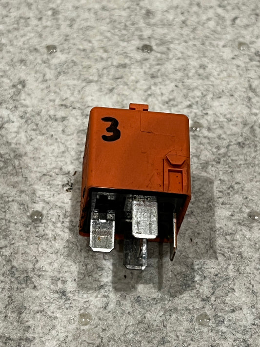 RR003 Relä (Salmon red) BMW Art:12631742690