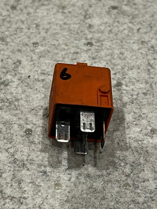 RR006 Relä (Salmon red) BMW Art:12631742690