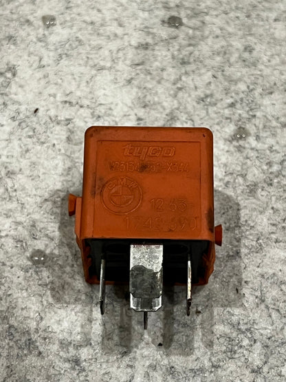 RR006 Relä (Salmon red) BMW Art:12631742690