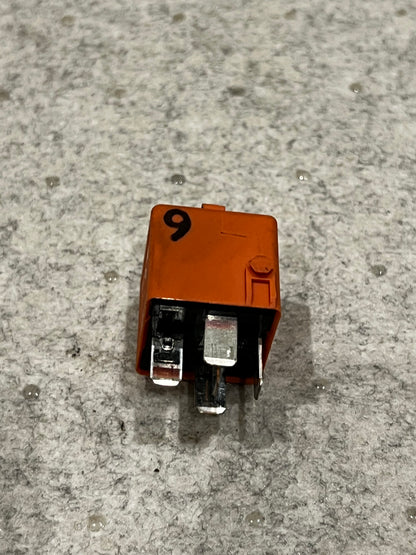 RR009 Relä (Salmon red) BMW Art:12631742690