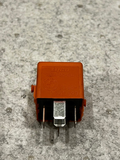 RR009 Relä (Salmon red) BMW Art:12631742690