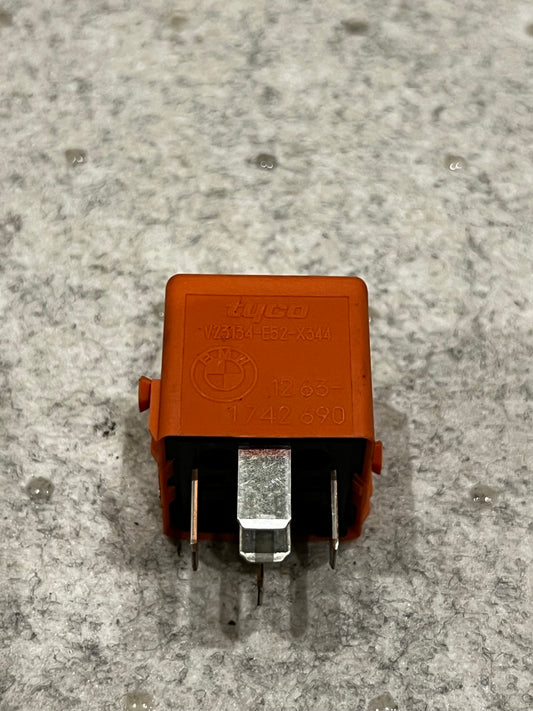 RR009 Relä (Salmon red) BMW Art:12631742690