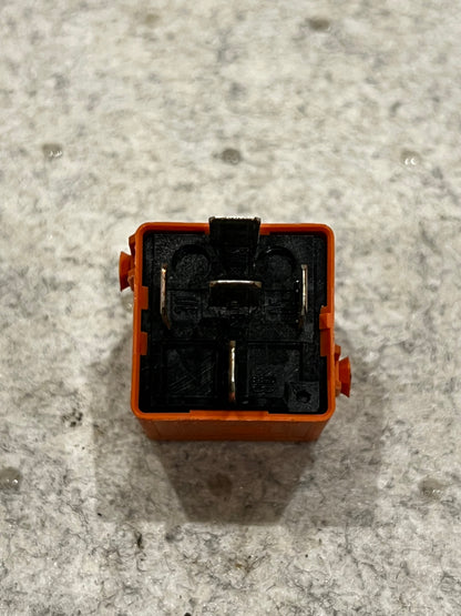 RR010 Relä (Salmon red) BMW Art:12631742690