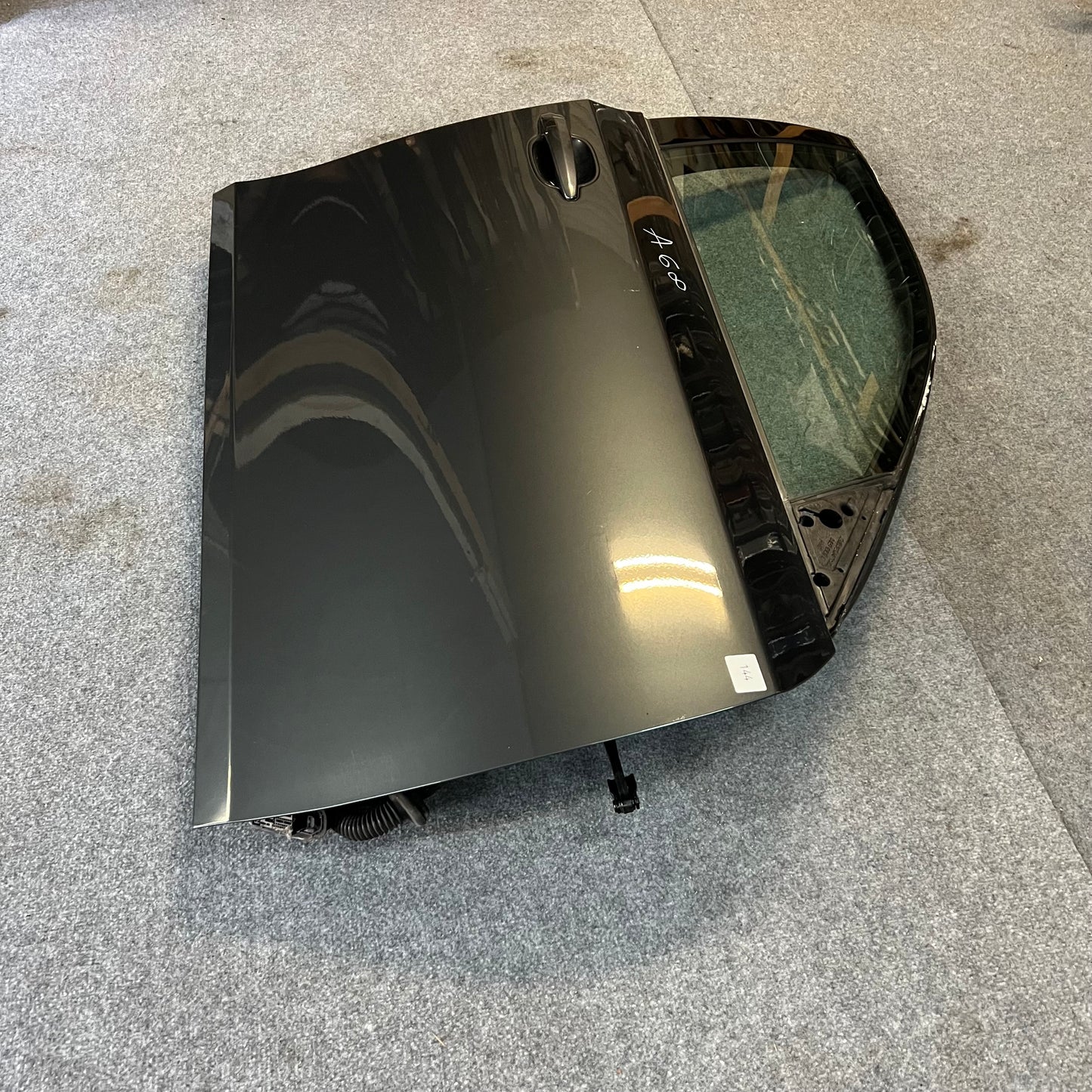 D0144 Dörr Höger Fram E60/E61 Färg: A68