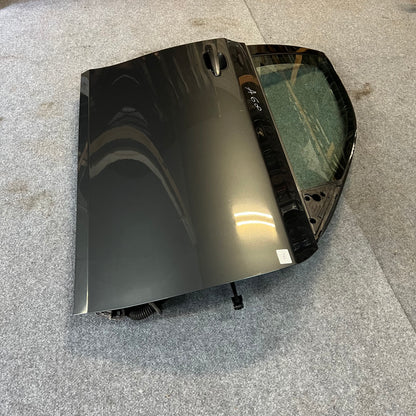 D0144 Dörr Höger Fram E60/E61 Färg: A68
