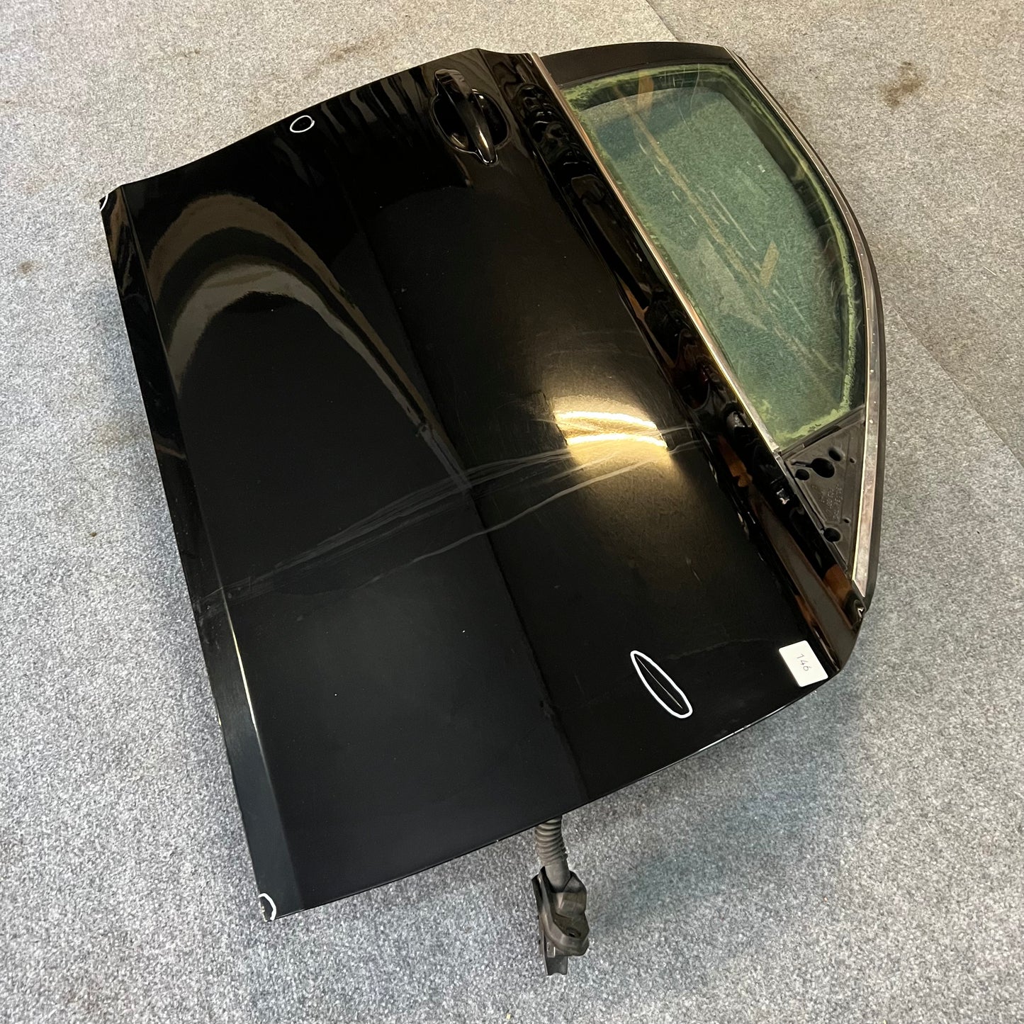 D0146 Dörr Höger Fram E60/E61 Färg: 668