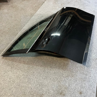 D0147 Dörr Höger Fram E60/E61 Färg: 475