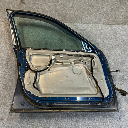 D0152 Dörr Vänster Fram E60/E61 Färg: A07