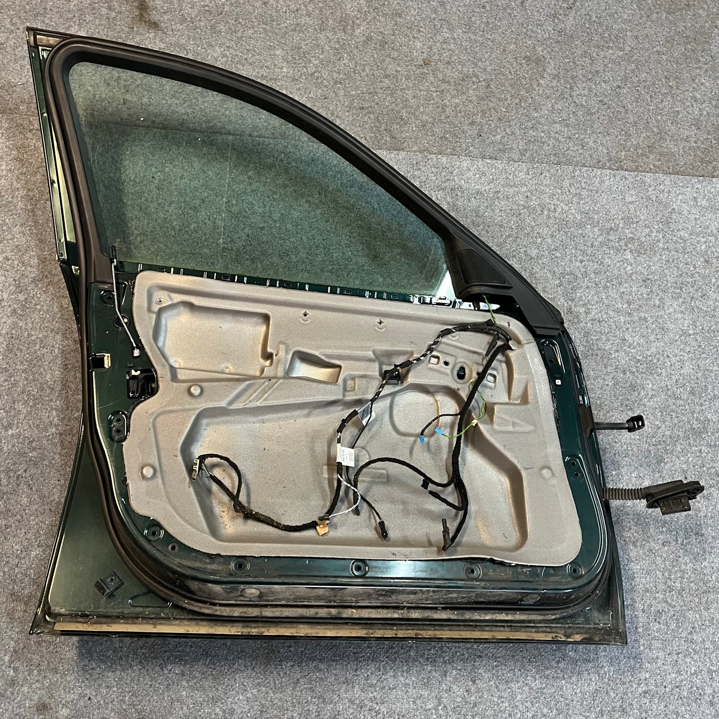D0154 Dörr Vänster Fram E60/E61 Färg: A43