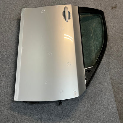 D0156 Dörr Höger Fram E60/E61 Färg: 354