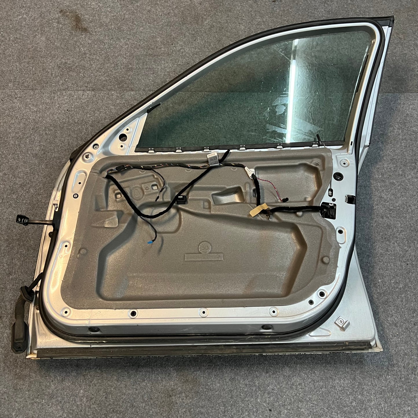 D0156 Dörr Höger Fram E60/E61 Färg: 354