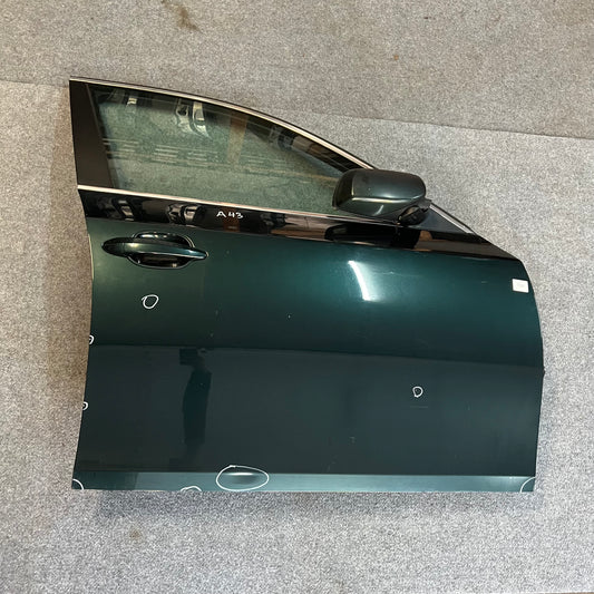 D0158 Dörr Höger Fram E60/E61 Färg: A43