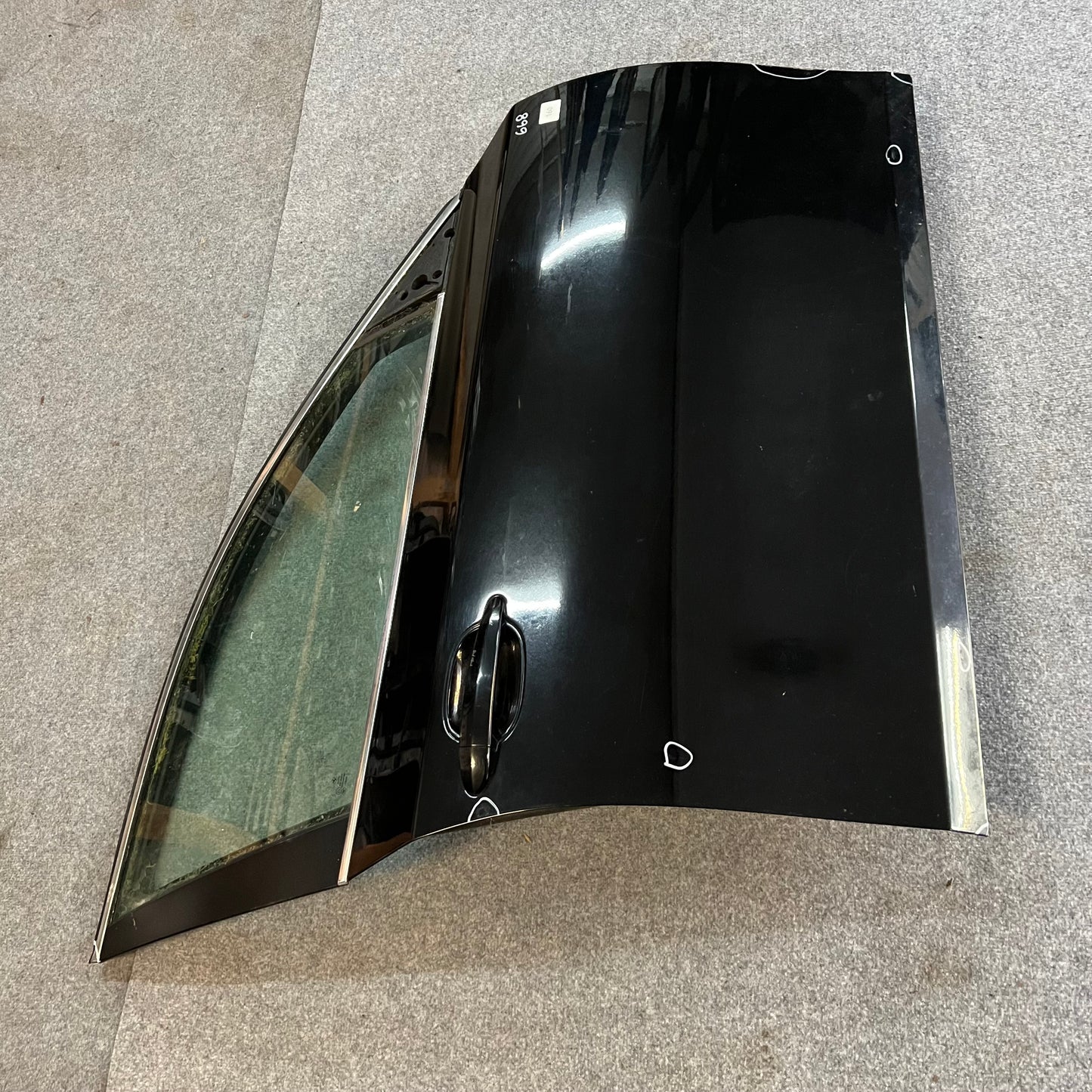 D0160 Dörr Höger Fram E60/E61 Färg: 668