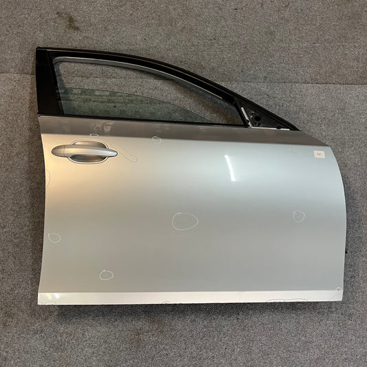 D0161 Dörr Höger Fram E60/E61 Färg: 354