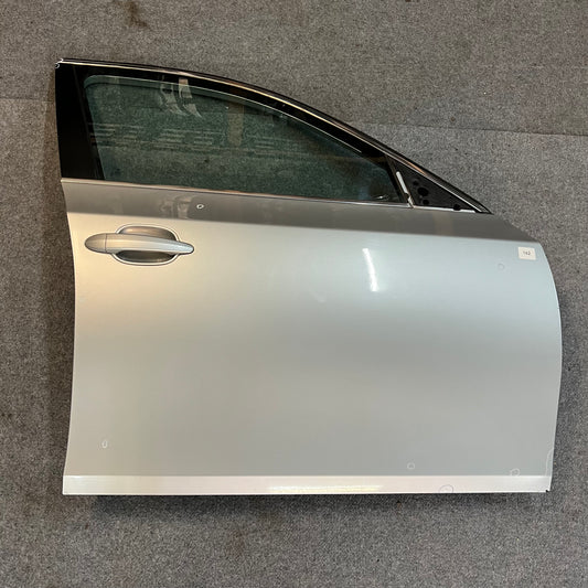 D0162 Dörr Höger Fram E60/E61 Färg: 354