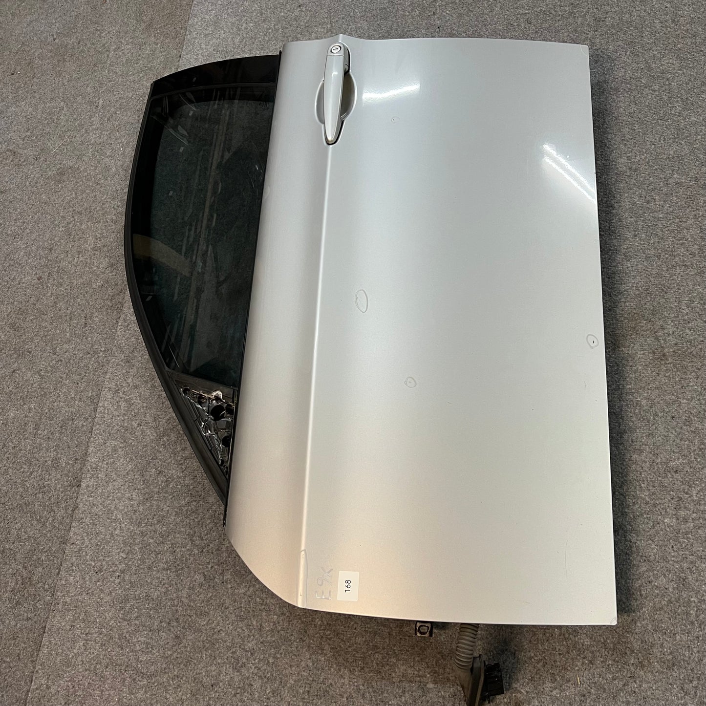 D0168 Dörr Vänster Fram E90/E91 Färg: 354