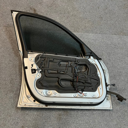 D0168 Dörr Vänster Fram E90/E91 Färg: 354