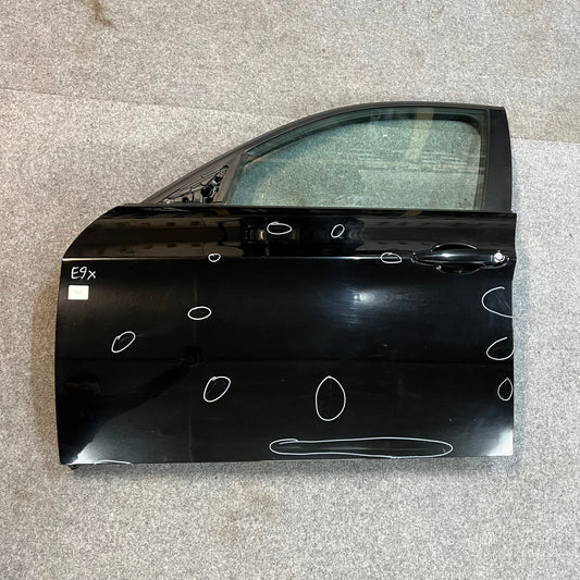 D0169 Dörr Vänster Fram E90/E91 Färg: 668