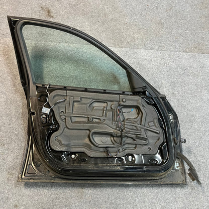 D0169 Dörr Vänster Fram E90/E91 Färg: 668