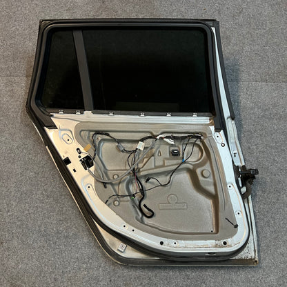 D0172 Dörr Vänster Bak E61 Färg: 354