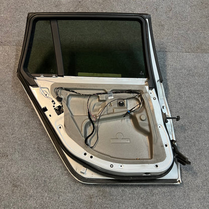 D0174 Dörr Vänster Bak E61 Färg: 354