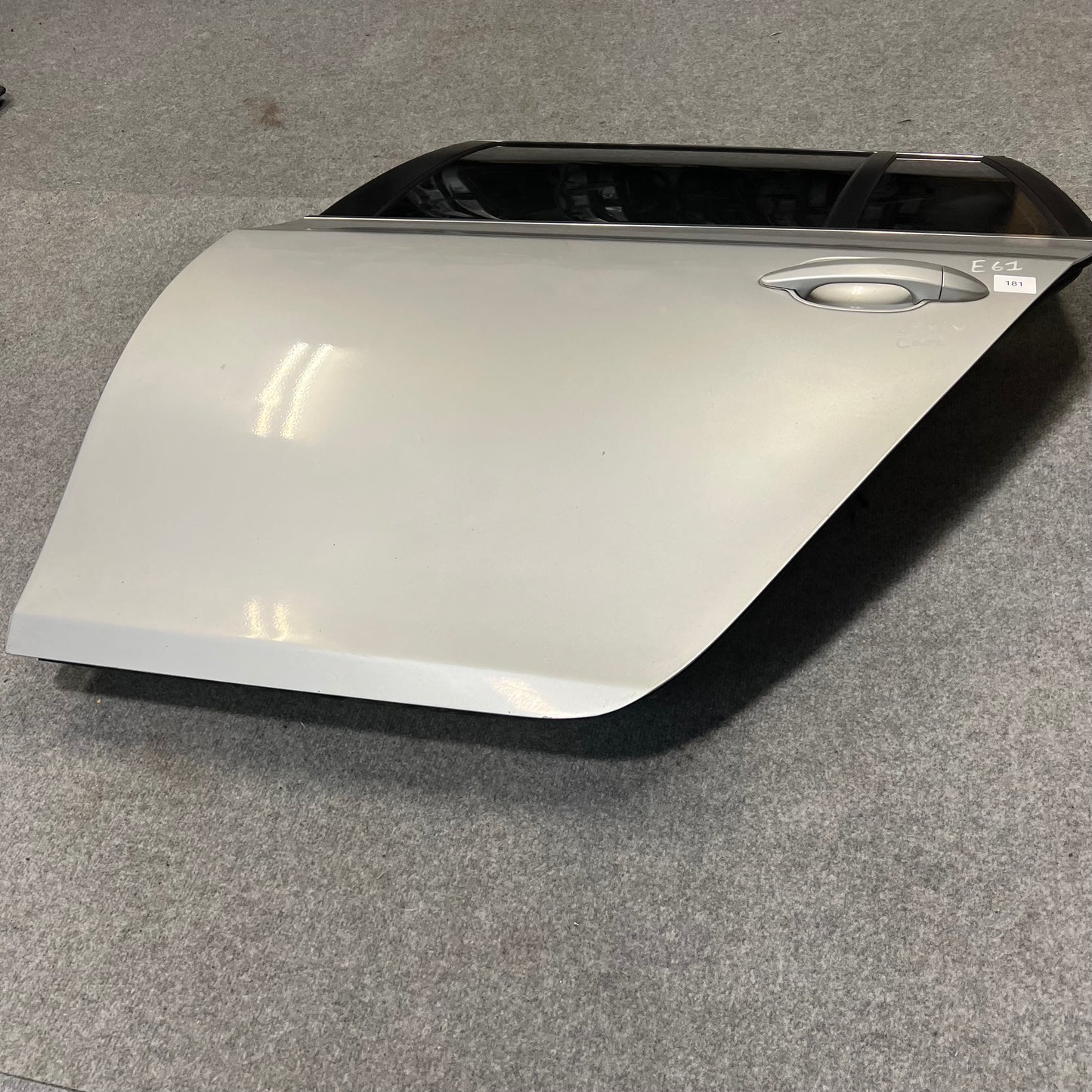 D0181 Dörr Vänster Bak E61 Färg: 354