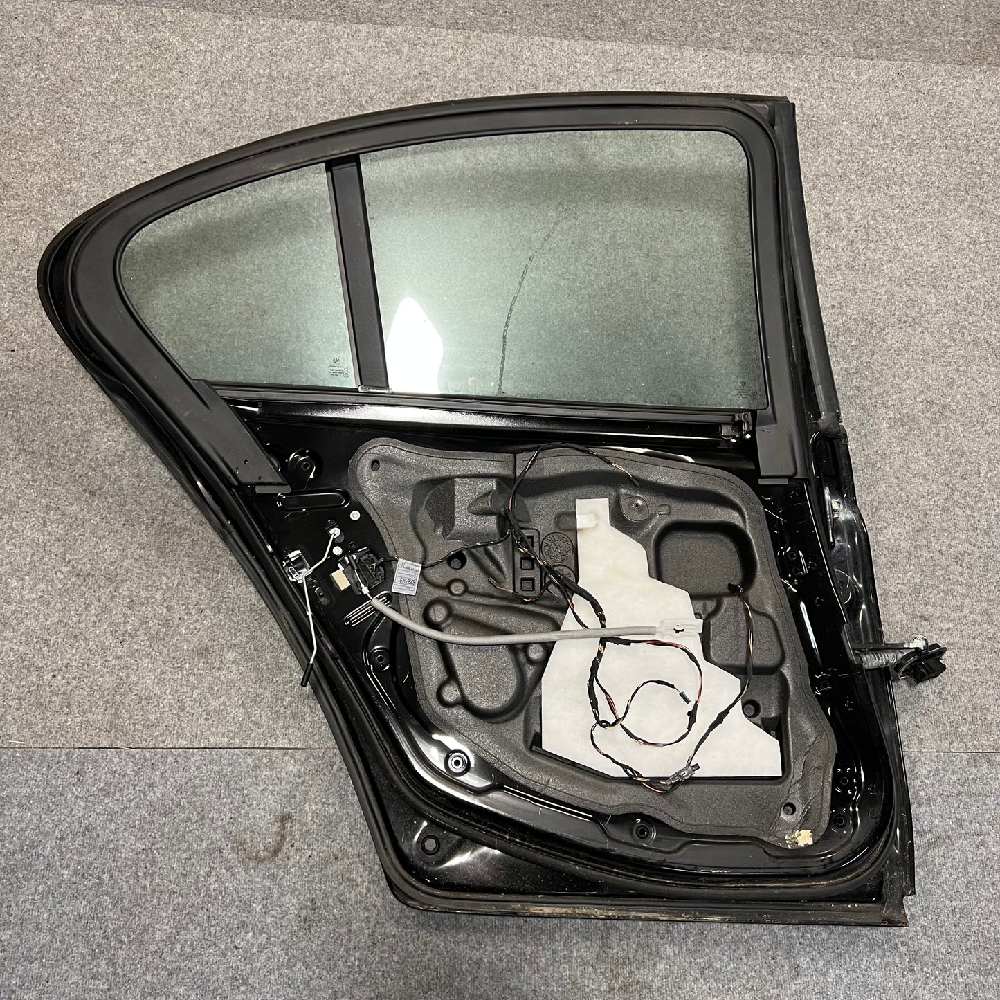 D0186 Dörr Vänster Bak F10 Färg: 668