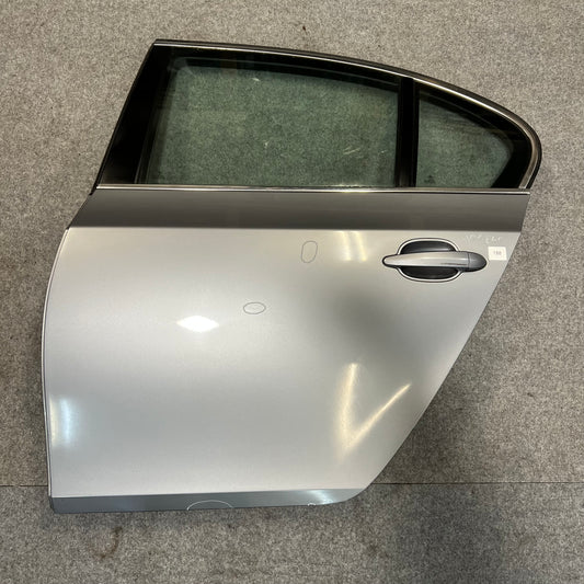 D0188 Dörr Vänster Bak E60 Färg: A08