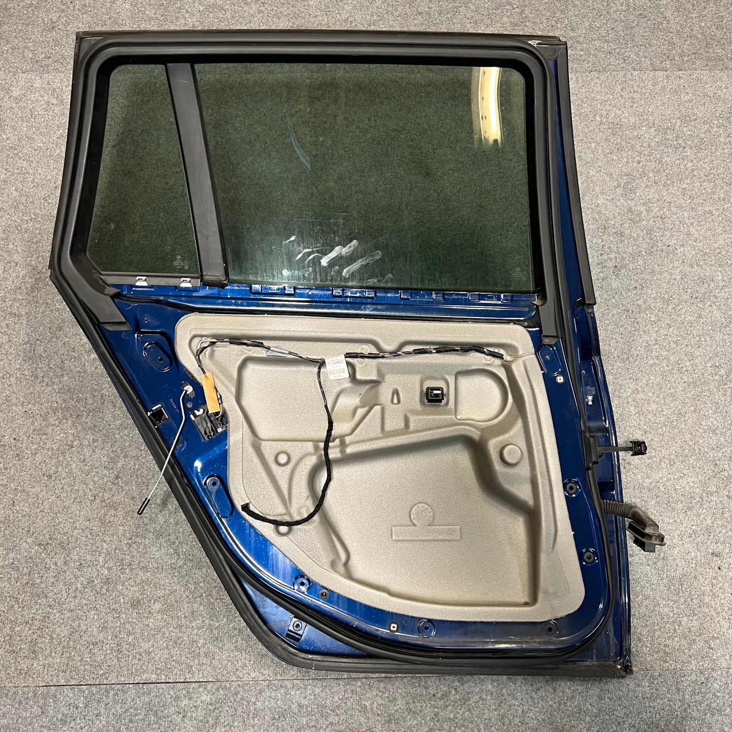 D0194 Dörr Vänster Bak E61 Färg: A07