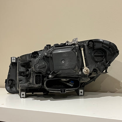 Framlykta höger Bmw F10 / F11  LCI art: 731713209