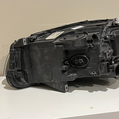Framlykta höger Bmw F10 / F11  LCI art: 731713209