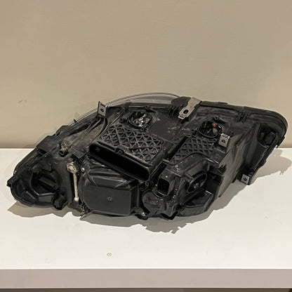 Framlykta höger Bmw F10 / F11  LCI art: 731713209