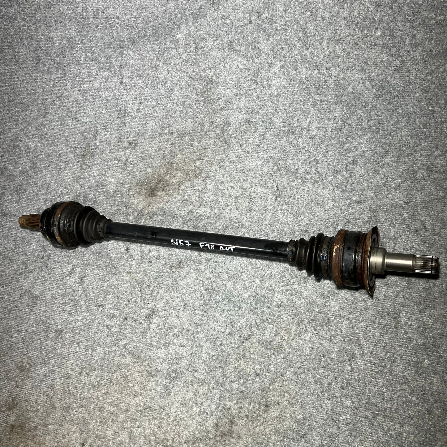 Drivaxel bak höger Bmw F10 / F11 520d/525d N47/N57 art: 7581022