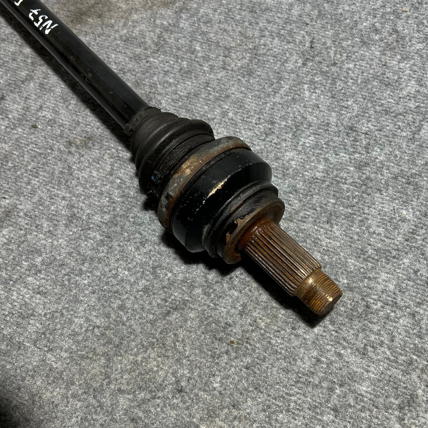 Drivaxel bak höger Bmw F10 / F11 520d/525d N47/N57 art: 7581022