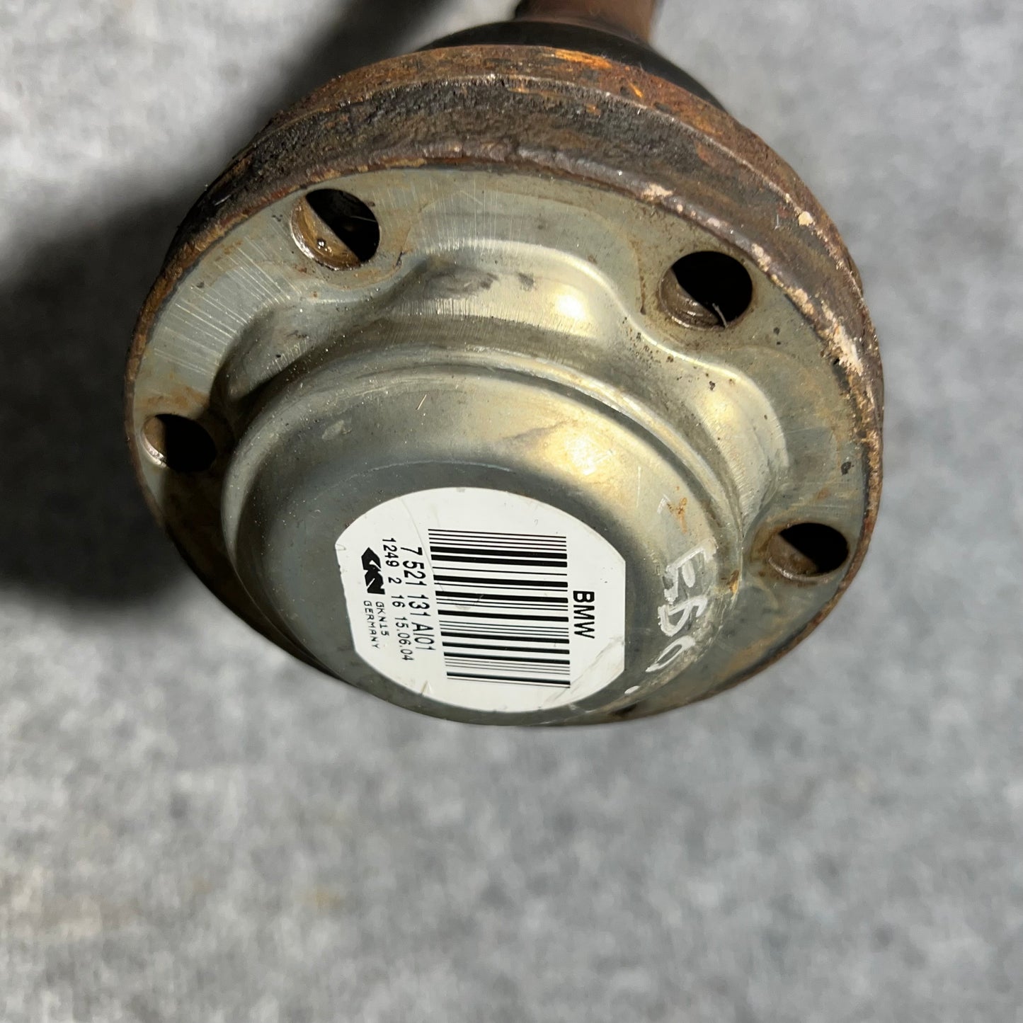 Drivaxel bak Bmw E60 / E61 M54 art: 7521131